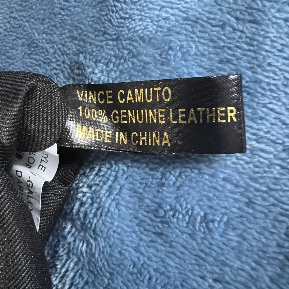 VINCE CAMUTO LEATHER POUCH WALLET NICE - Picture 7 of 7